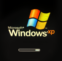 [ 2-7 ]　WindowsXPのロゴが表示されたところで止まってしまい、先に進まない。