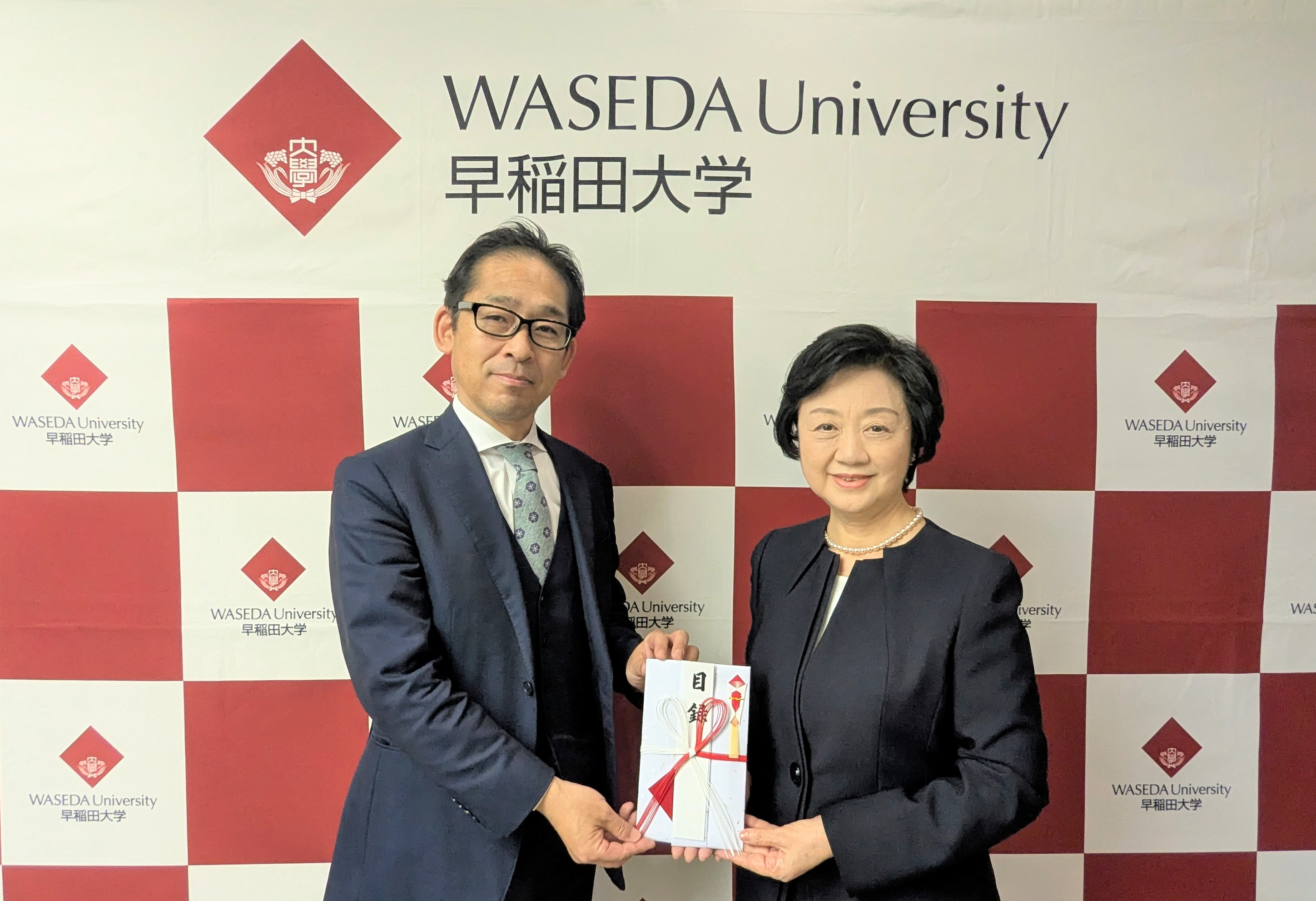 学生の学び支援として、早稲田大学にドッキングステーション12,000台を寄贈