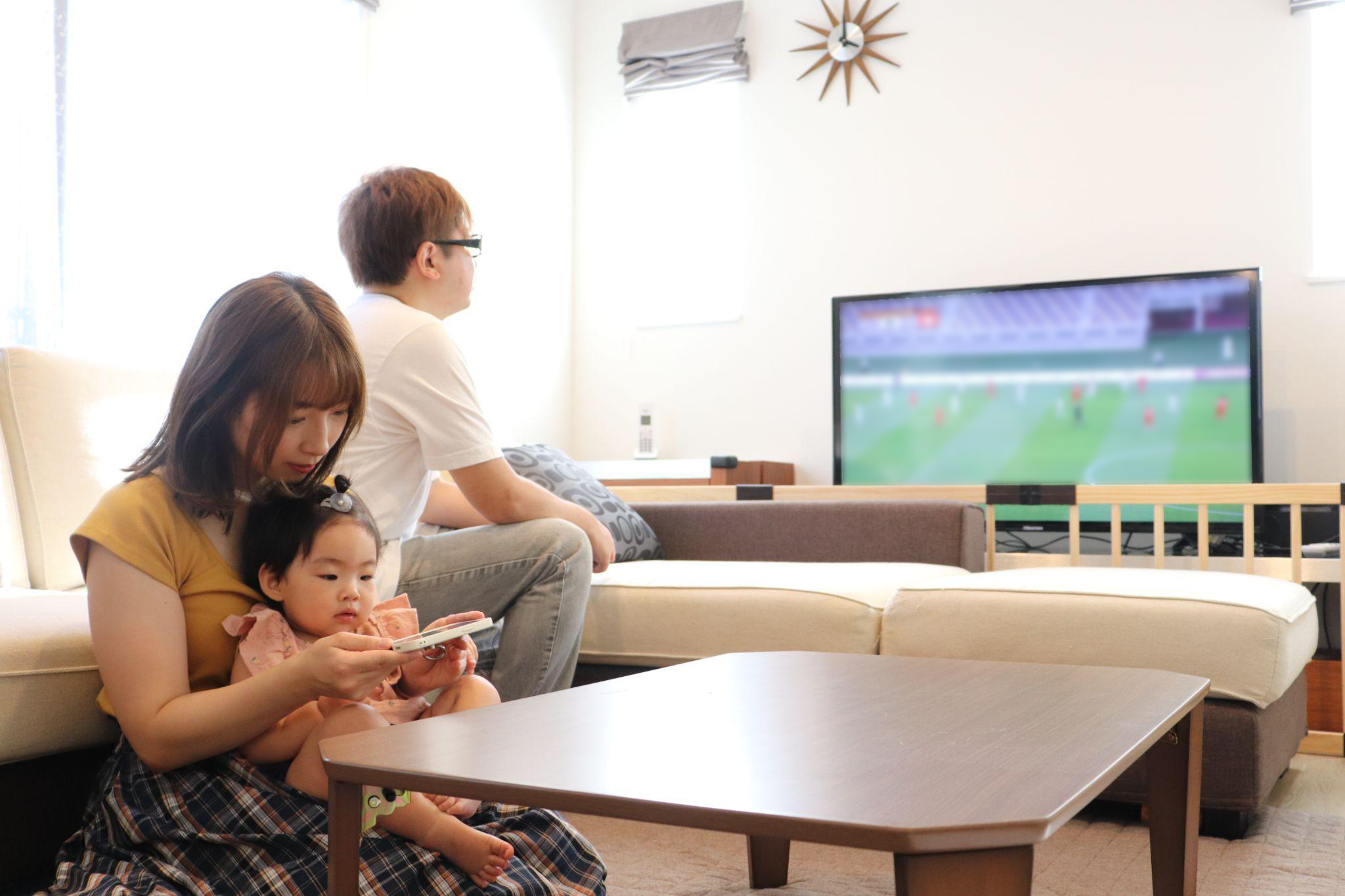 nasne™を使い同じ空間に居ながら別々のテレビ視聴が可能に