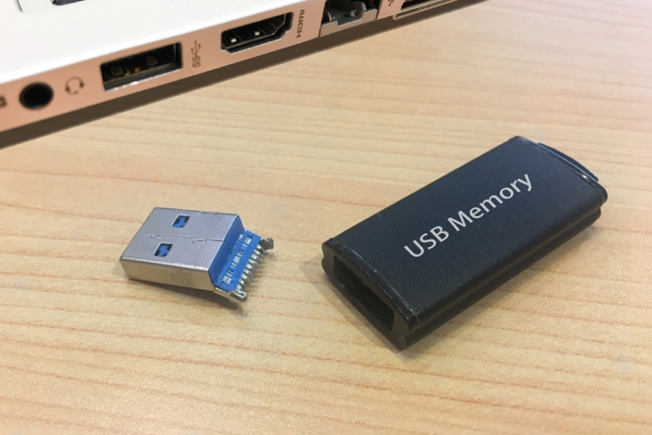 USBメモリーをデータ復旧したい！認識しない原因と復旧の可能性を解説